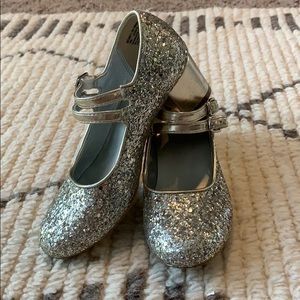 Adorable glitter Mary Janes sz. 12